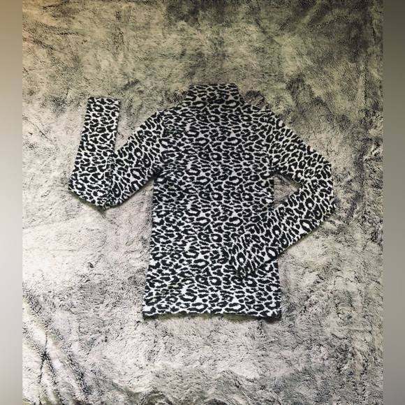 Turtleneck Sweater - Picture 6 of 8